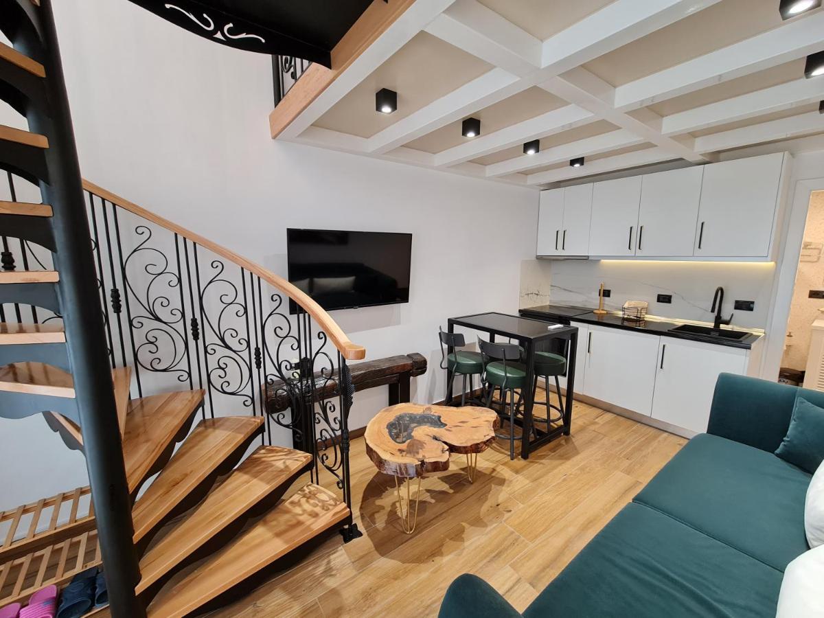 Hotel Bujtina Gjyshi Ilo Tushemisht Exteriér fotografie