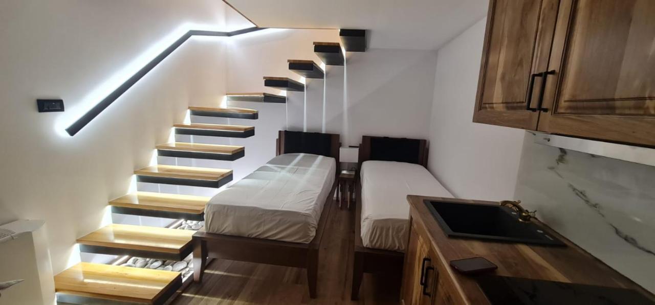 Hotel Bujtina Gjyshi Ilo Tushemisht Exteriér fotografie