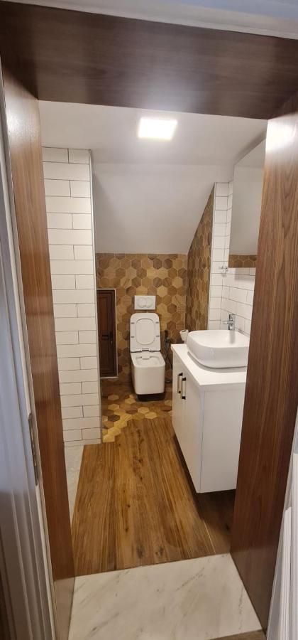 Hotel Bujtina Gjyshi Ilo Tushemisht Exteriér fotografie