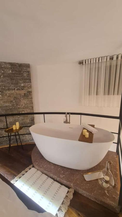Hotel Bujtina Gjyshi Ilo Tushemisht Exteriér fotografie