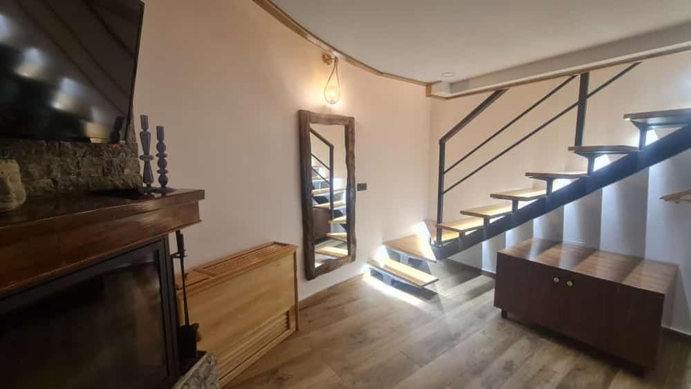 Hotel Bujtina Gjyshi Ilo Tushemisht Exteriér fotografie