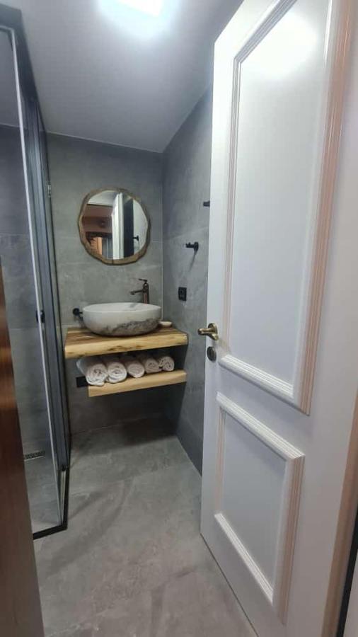 Hotel Bujtina Gjyshi Ilo Tushemisht Exteriér fotografie
