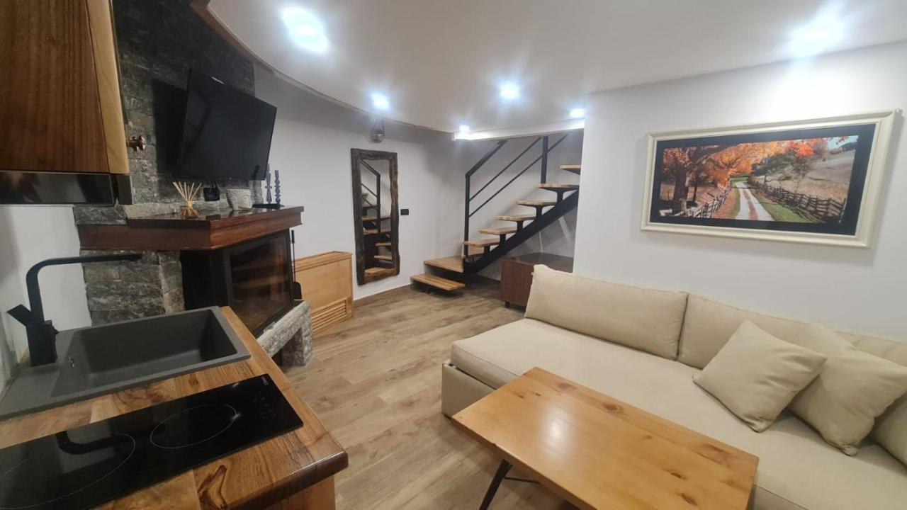 Hotel Bujtina Gjyshi Ilo Tushemisht Exteriér fotografie